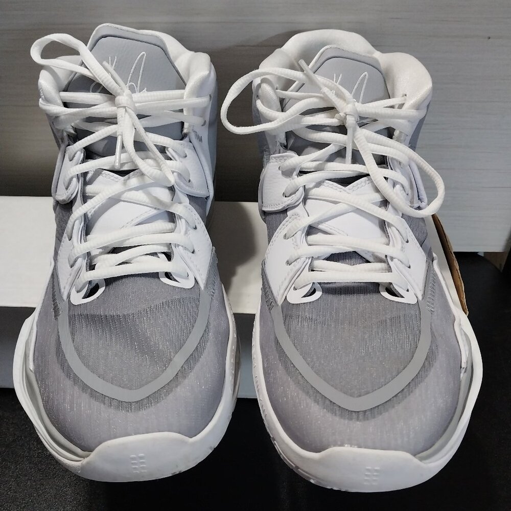 Nike Kyrie Infinity TB Wolf Gray White DO9616-001 Mens Sz 11.5 Basketball Shoes